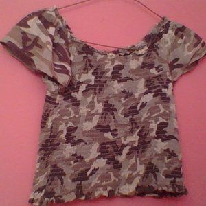 Camouflage of the shoulders top